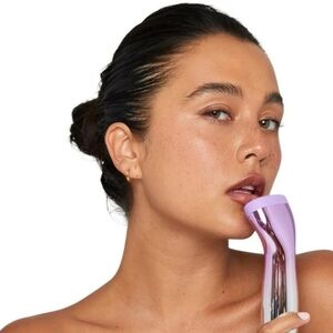 Beambo THE LIP GIZMO Pucker Up Plumping Lip Suction Device NEW & Sealed